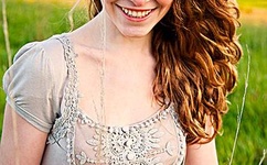 护士被强摁做开腿呻吟的漫画